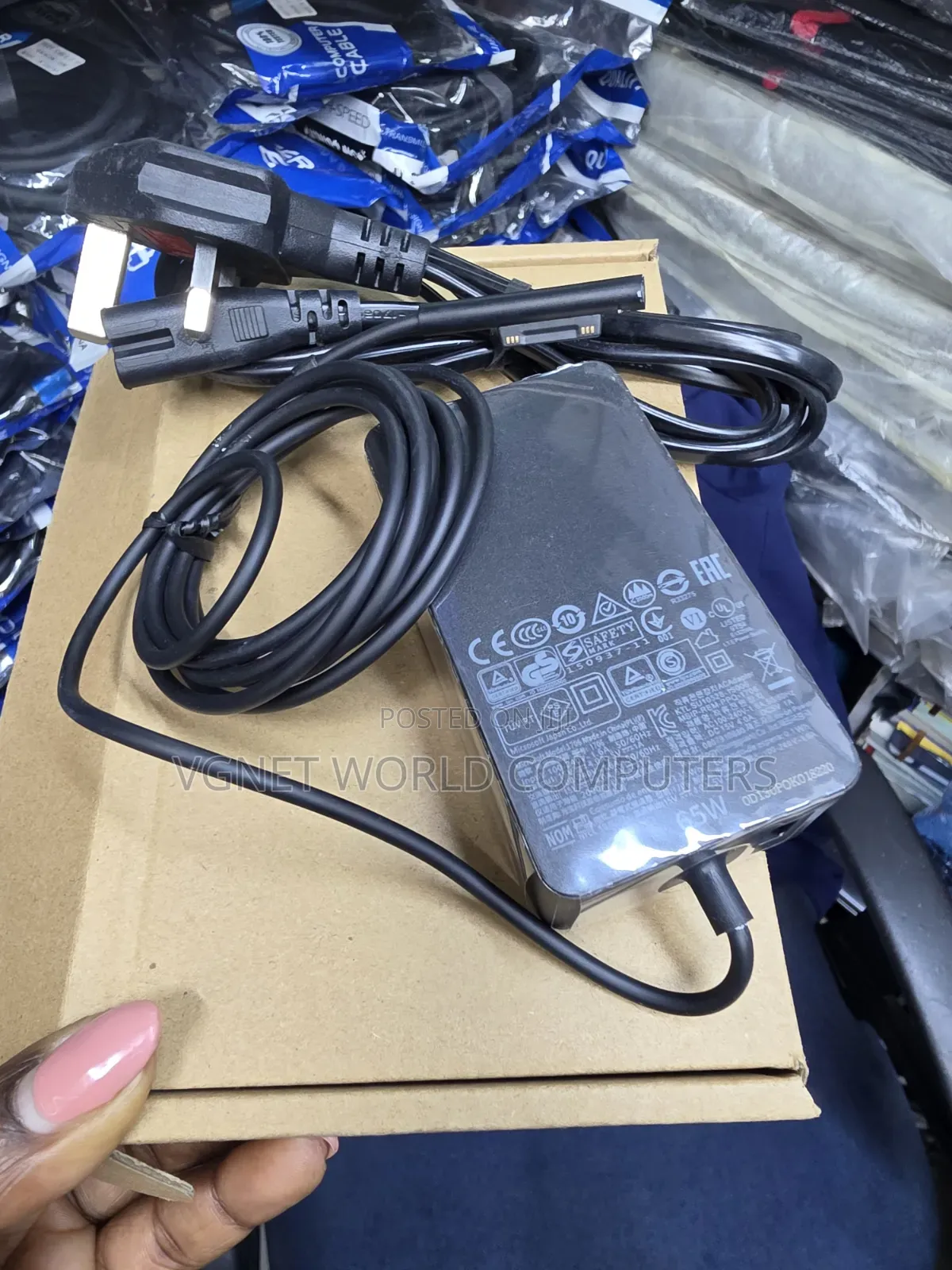 Microsoft Surface Pro 5 Charger 15v by 4a With Power Cord.