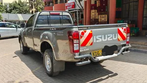Isuzu D-MAX 2021 Gray