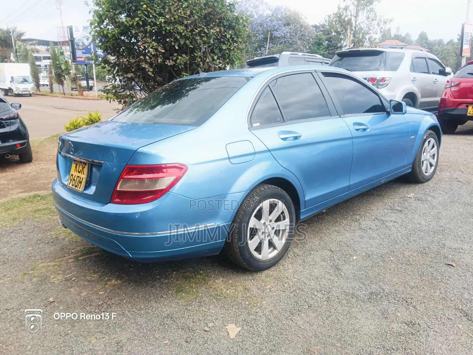 Mercedes-Benz C200 2011 Blue