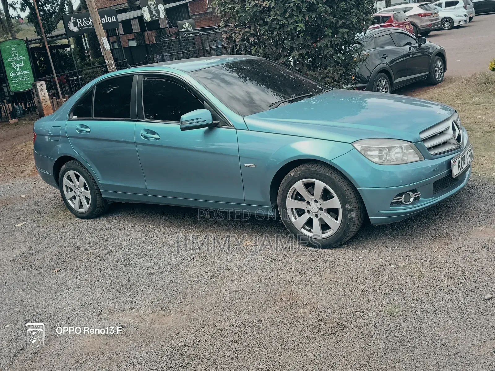 Mercedes-Benz C200 2011 Blue