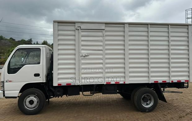 Isuzu NPR Local - thumbnail 8