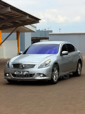Nissan Skyline 2014 Silver