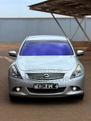 Nissan Skyline 2014 Silver