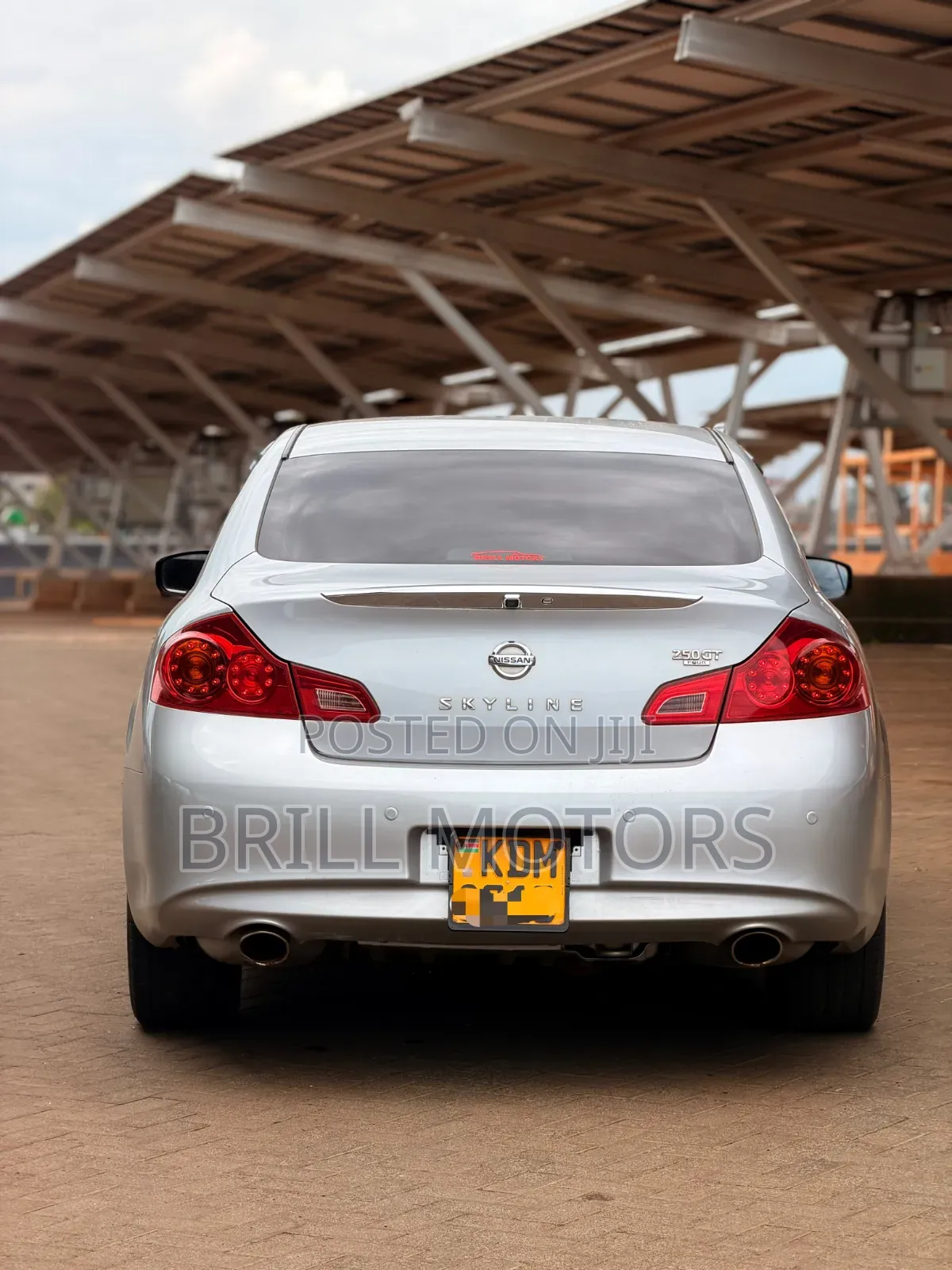 Nissan Skyline 2014 Silver