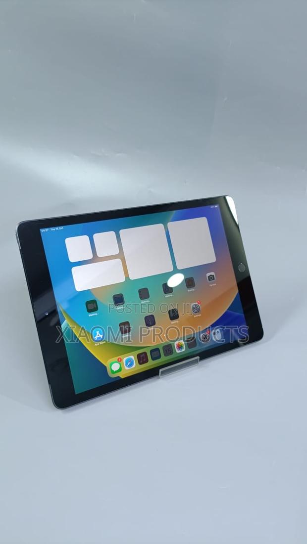 Apple iPad 10.2 (2019) 32 GB Gray