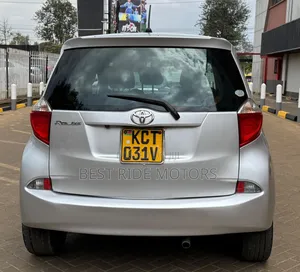 Toyota Ractis 1.5 FWD 2012 Silver
