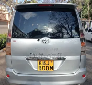 Toyota Noah 2.0 FWD (8 Seater) 2002 Silver