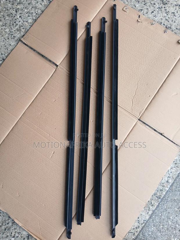 Prado 120 Weatherstrips - thumbnail 2