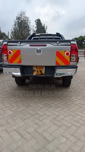 Toyota Hilux 2019 Silver