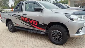 Toyota Hilux 2019 Silver
