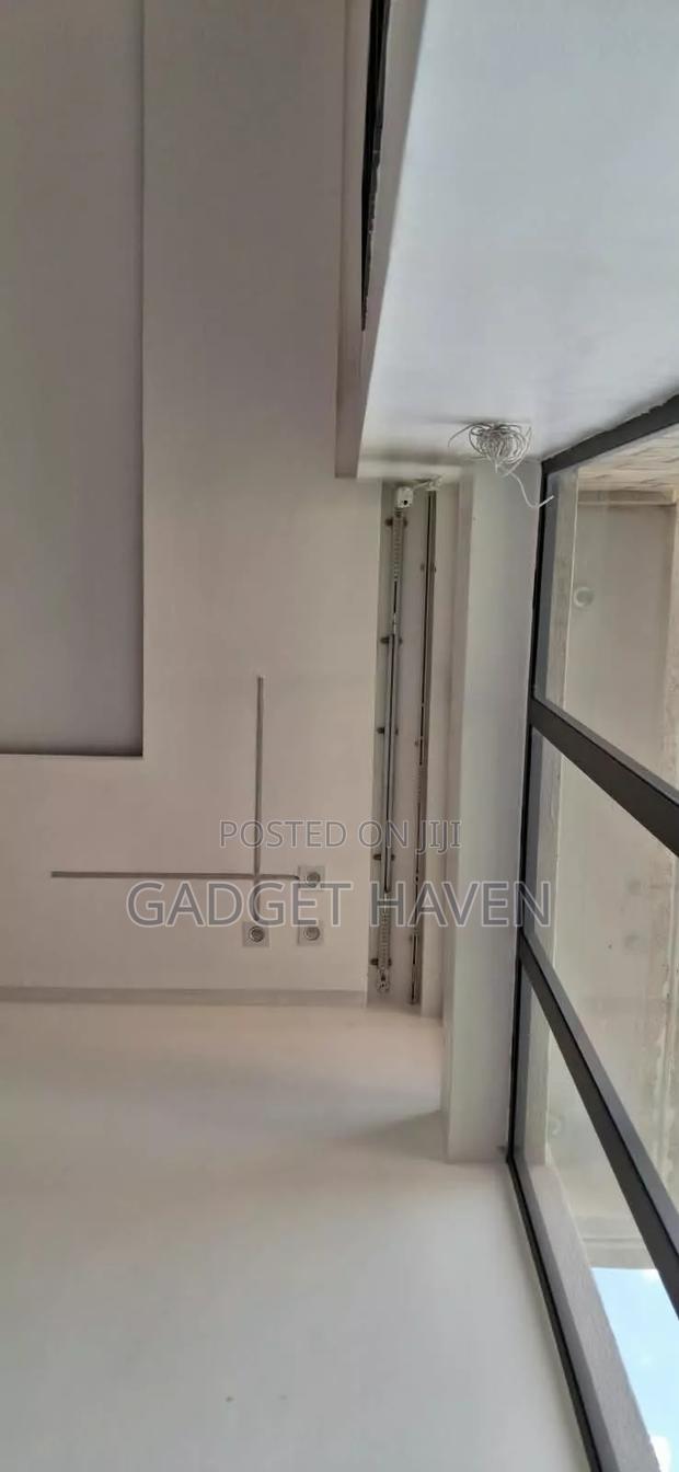 Intelligent Smart Motorized Curtain Rails - thumbnail 2
