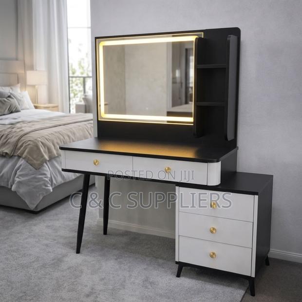 Advanced Vanity Dressing Table - main view