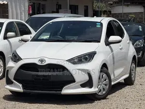Toyota Yaris 2020 Pearl