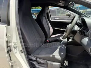 Toyota Yaris 2020 Pearl
