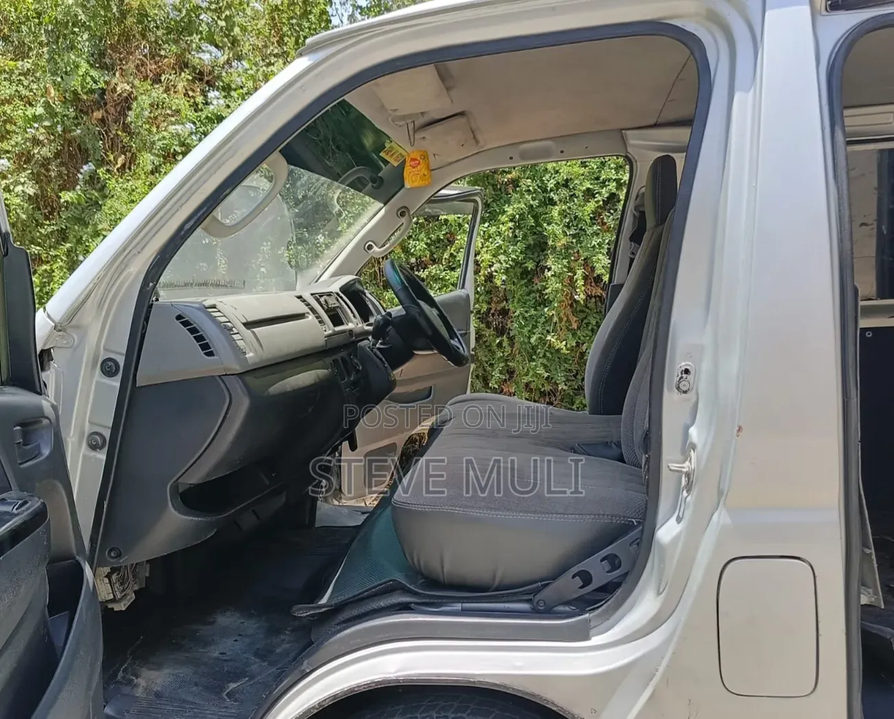 Toyota HiAce 2012 White