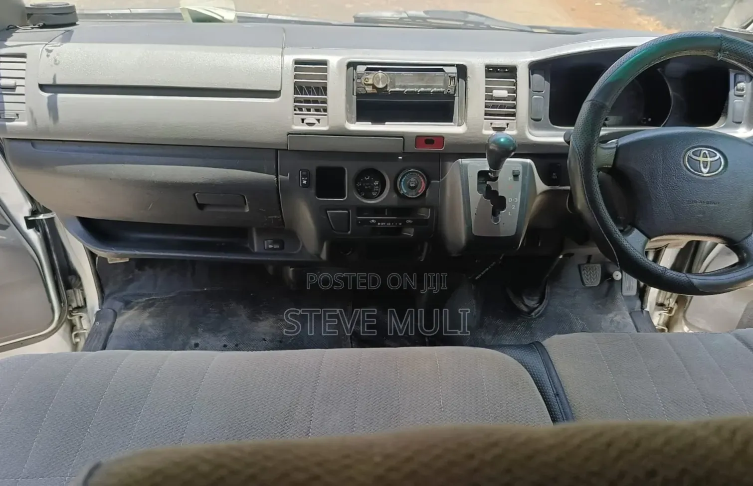Toyota HiAce 2012 White