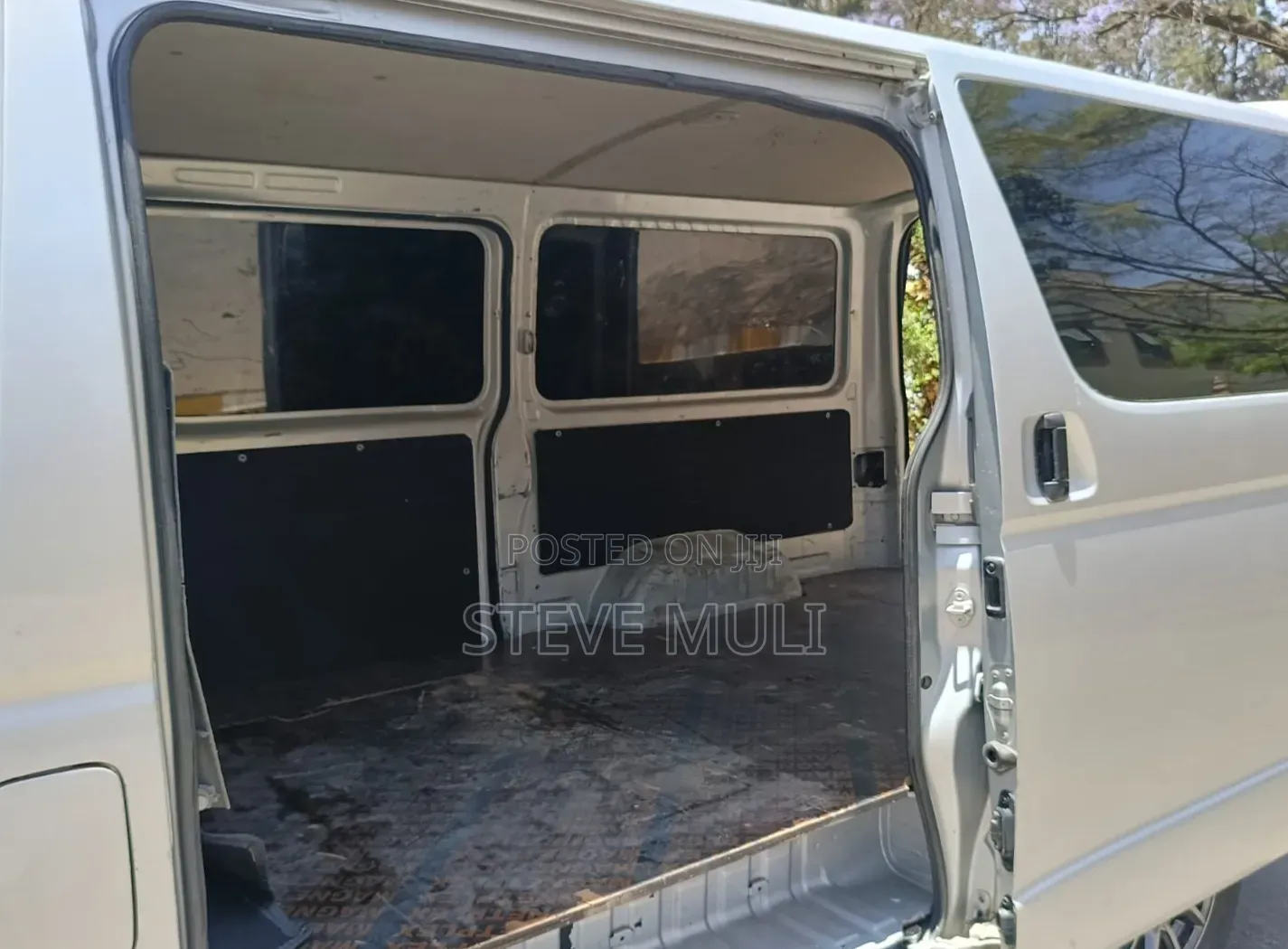 Toyota HiAce 2012 White