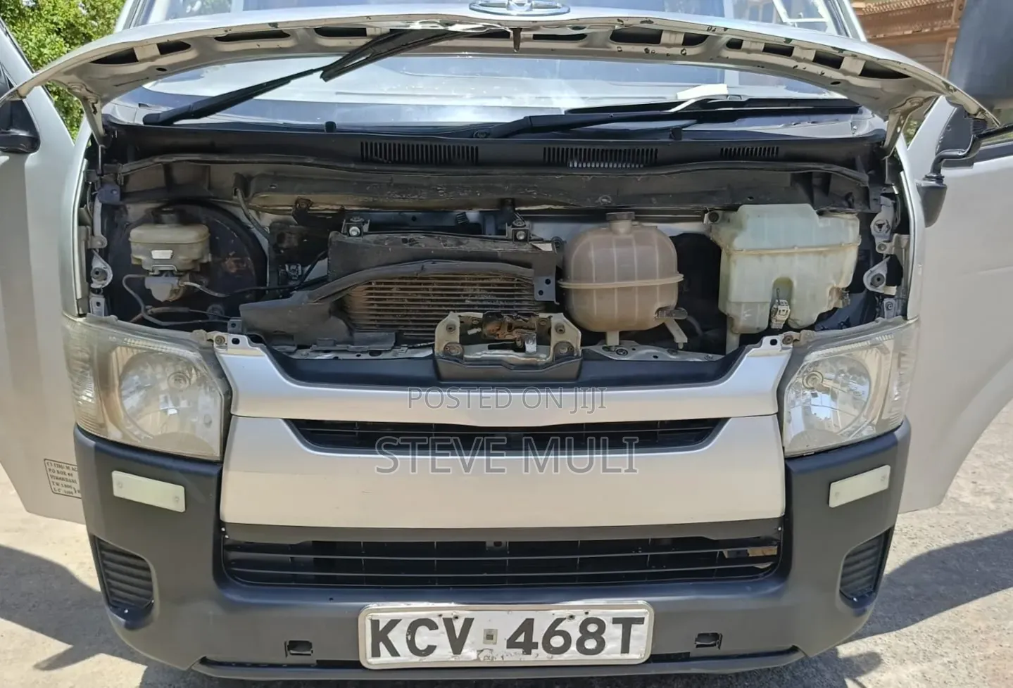 Toyota HiAce 2012 White