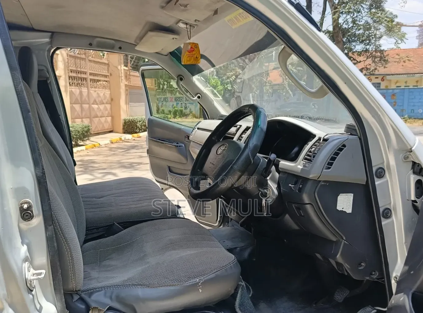 Toyota HiAce 2012 White