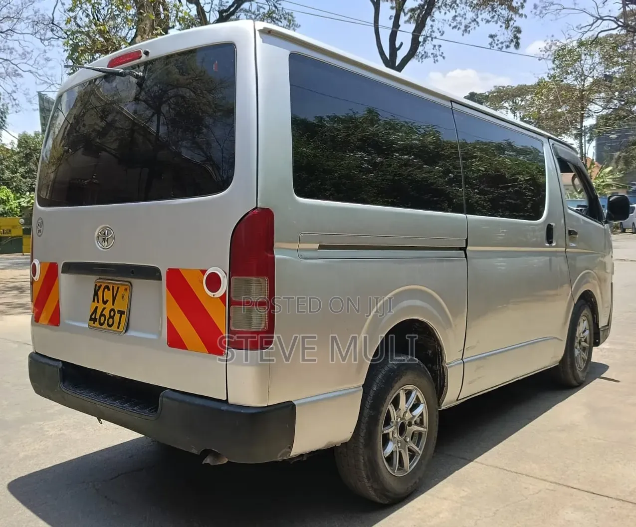 Toyota HiAce 2012 White