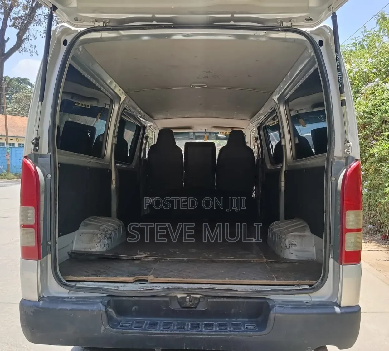 Toyota HiAce 2012 White