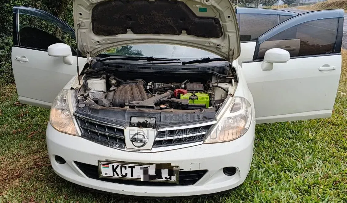 Nissan Tiida 2011 White