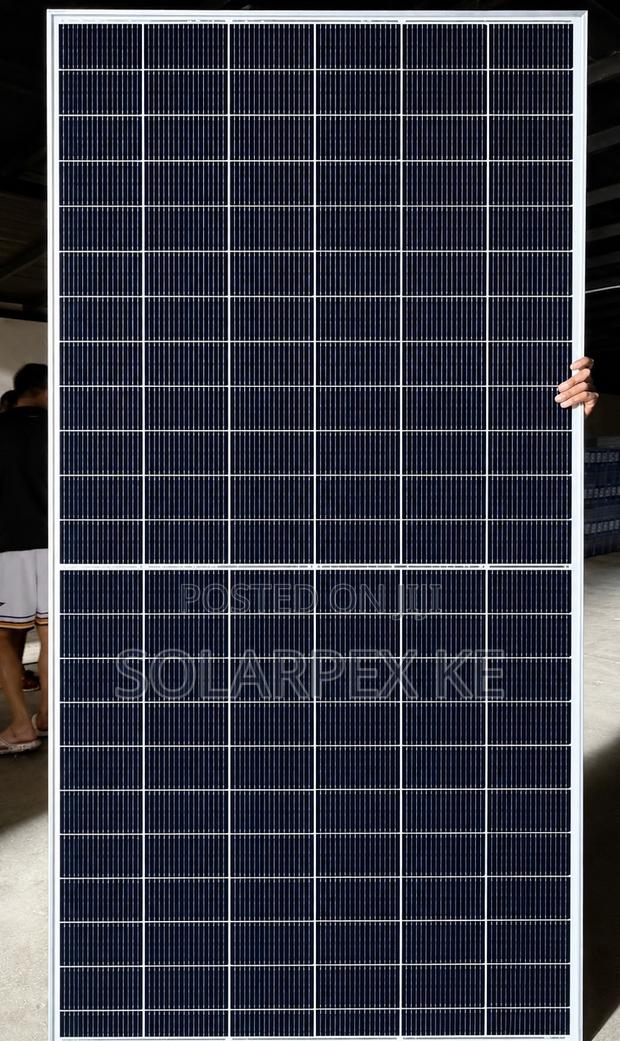 590w Solar Panel - main view