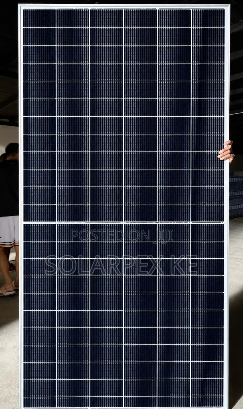 590w Solar Panel