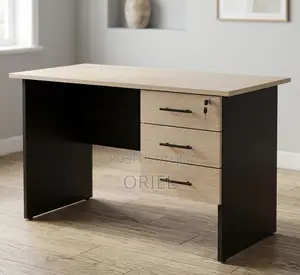 Two-Tone Office Desk – Modern Professional Workstation Furniture