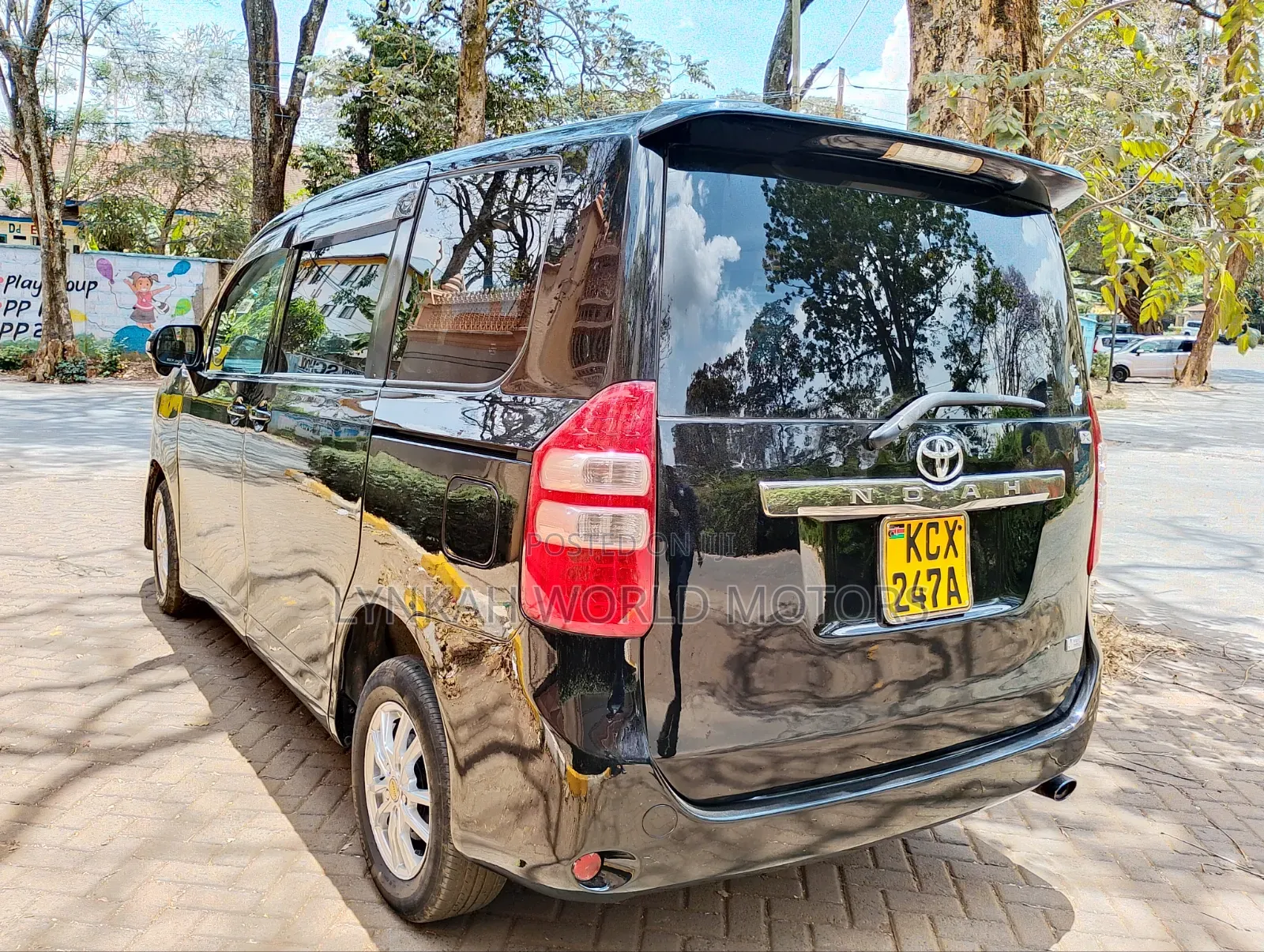 Toyota Noah 2013 Black