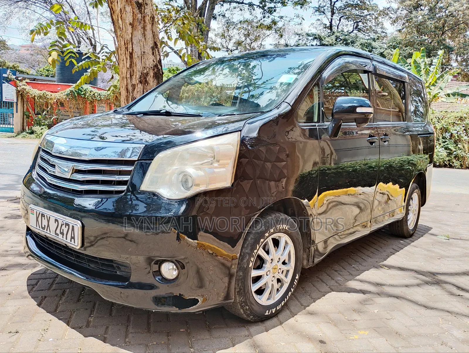 Toyota Noah 2013 Black