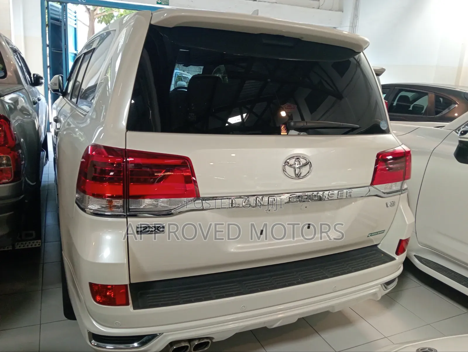 Toyota Land Cruiser 2019 White