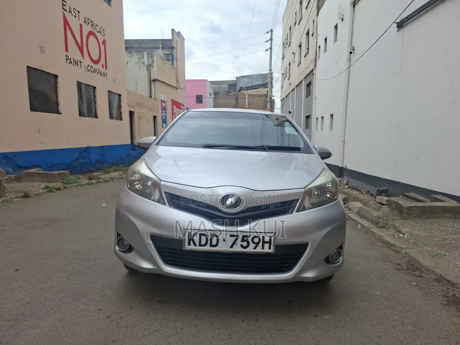 Toyota Vitz 2014 Silver