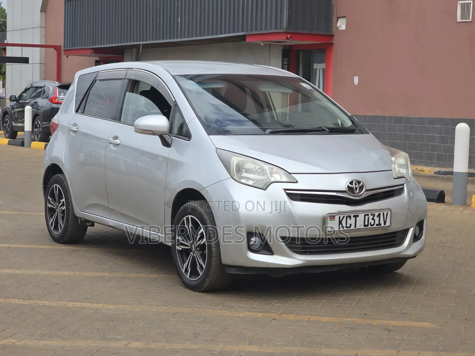 Toyota Ractis 2012 Burgundy