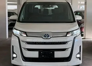 Toyota Noah 2021 Off white