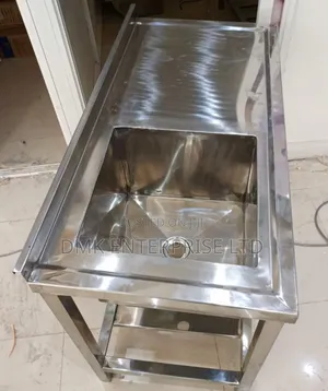 Single Sink With a Working Area