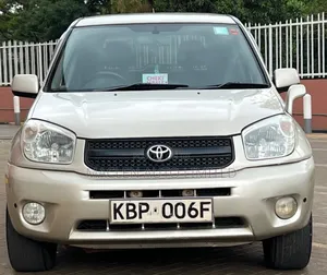 Toyota RAV4 2005 Gold