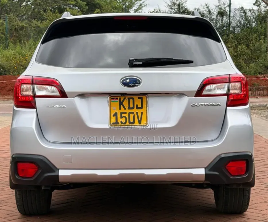Subaru Outback 2016 Silver
