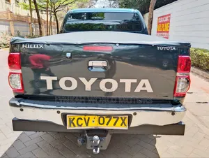 Toyota Hilux 2012 Green