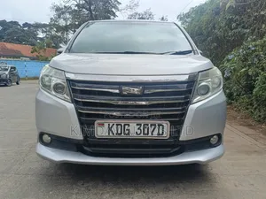 Toyota Noah 2.0 FWD (8 Seater) 2015 Silver
