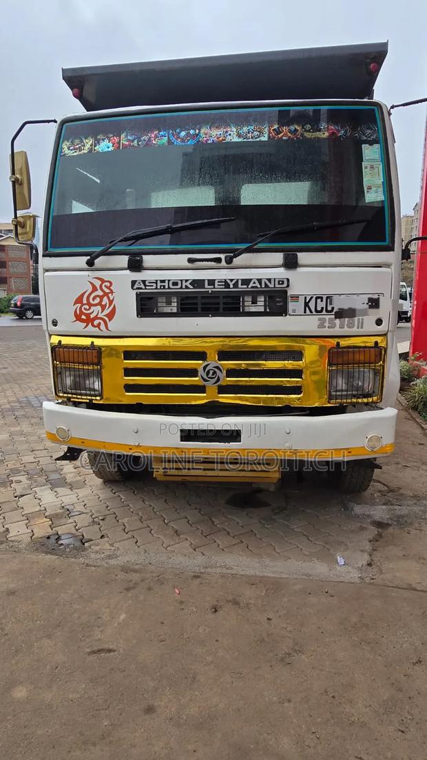 Ashok Leyland 2015