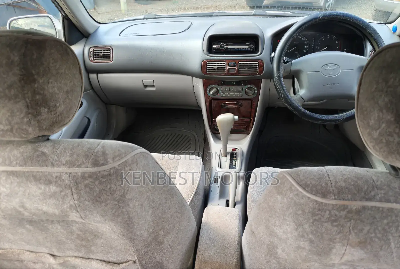 Toyota Corolla 2001 Gray