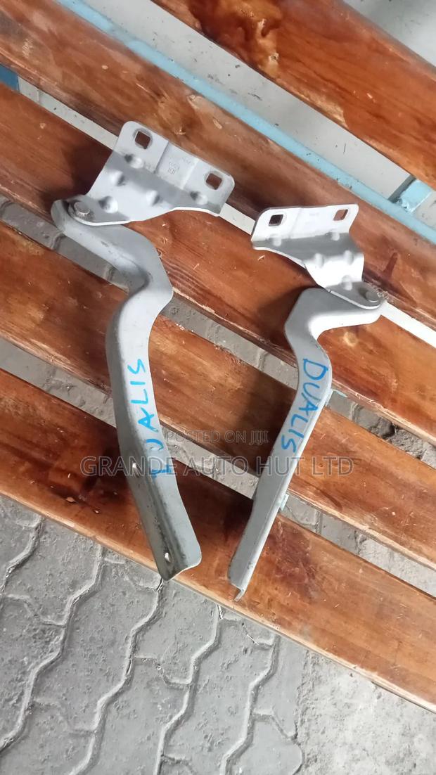 Nissan Dualis Bonnet Hinges - main view