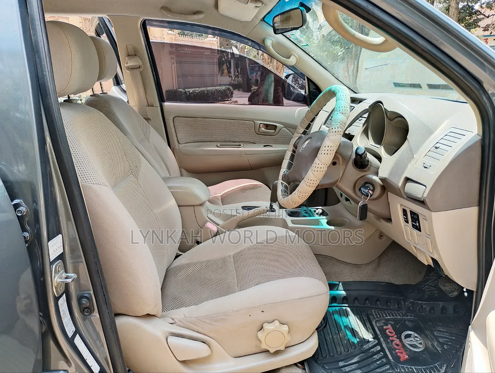 Toyota Hilux 2008 Gray