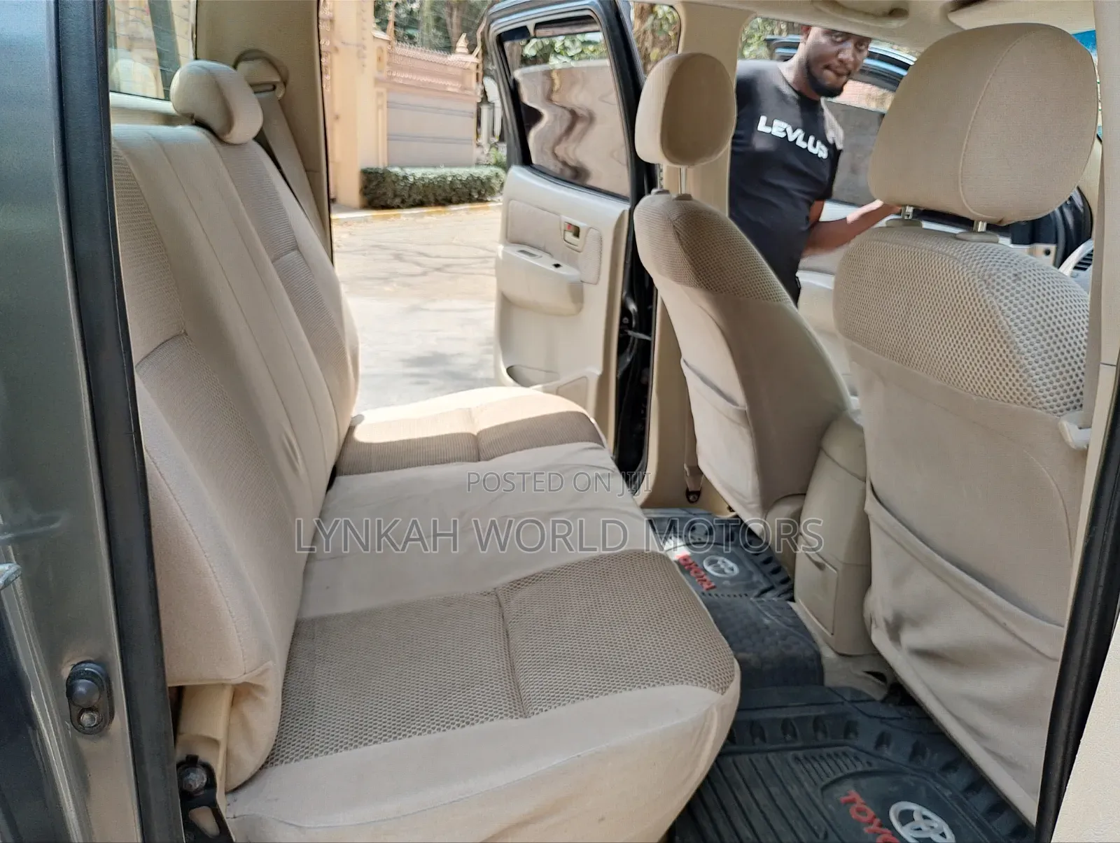 Toyota Hilux 2008 Gray