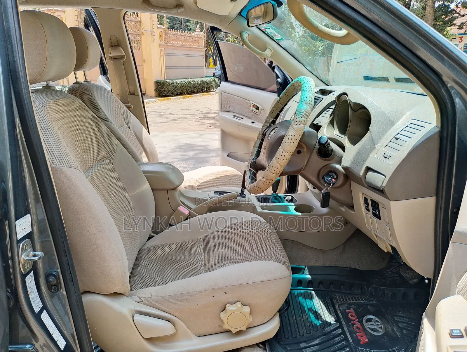 Toyota Hilux 2008 Gray
