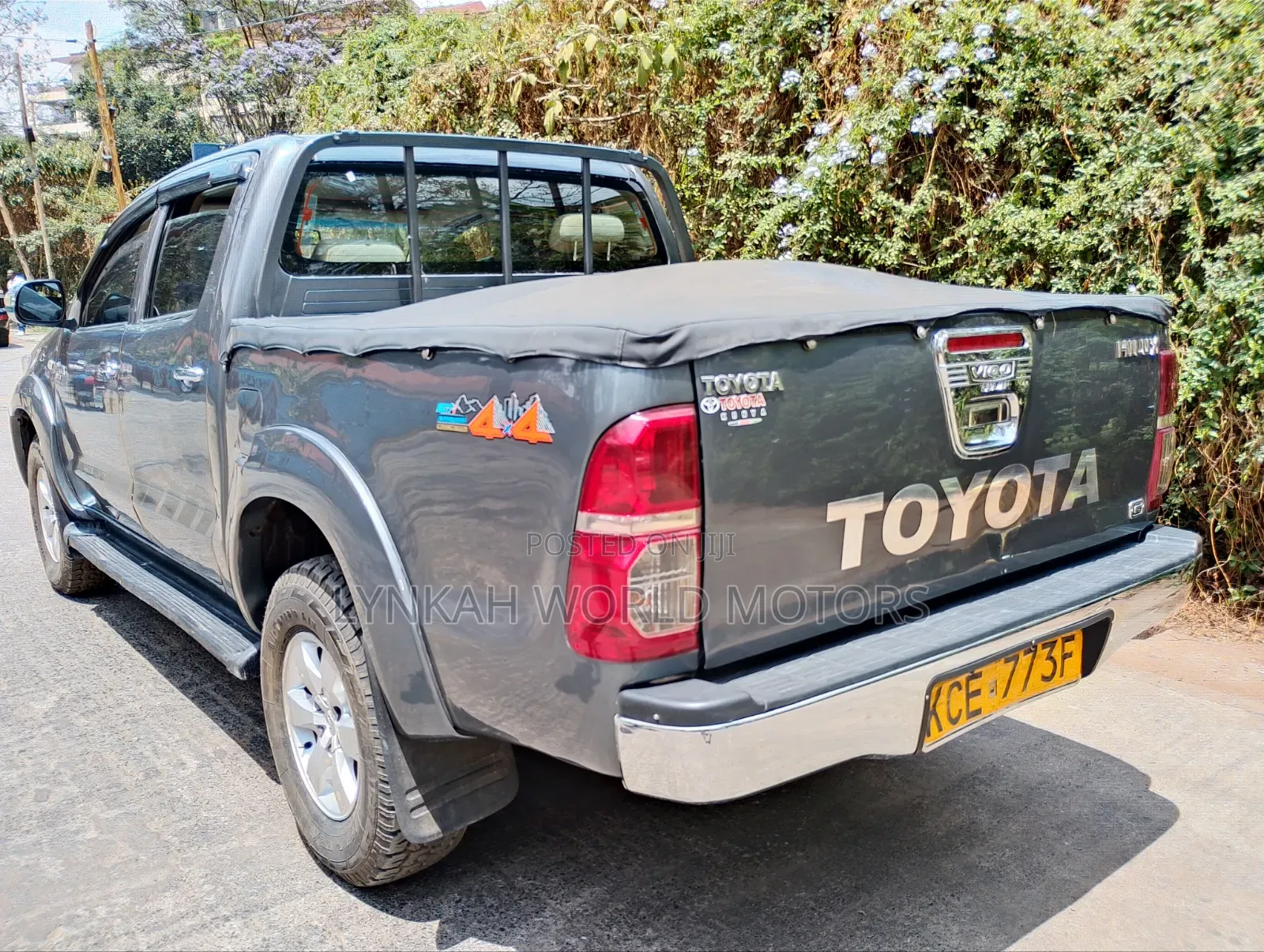 Toyota Hilux 2008 Gray