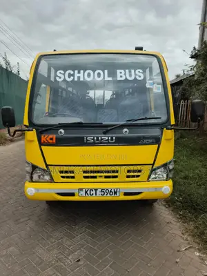 Isuzu NQR 2018 Yellow