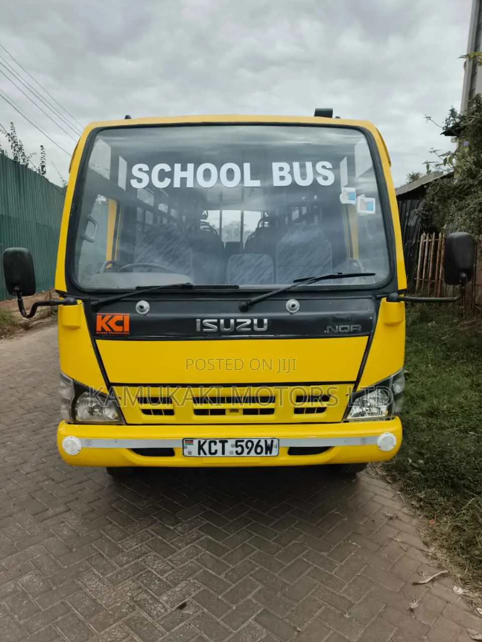 Isuzu NQR 2018 Yellow