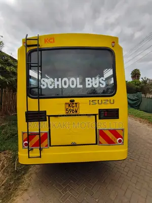 Isuzu NQR 2018 Yellow
